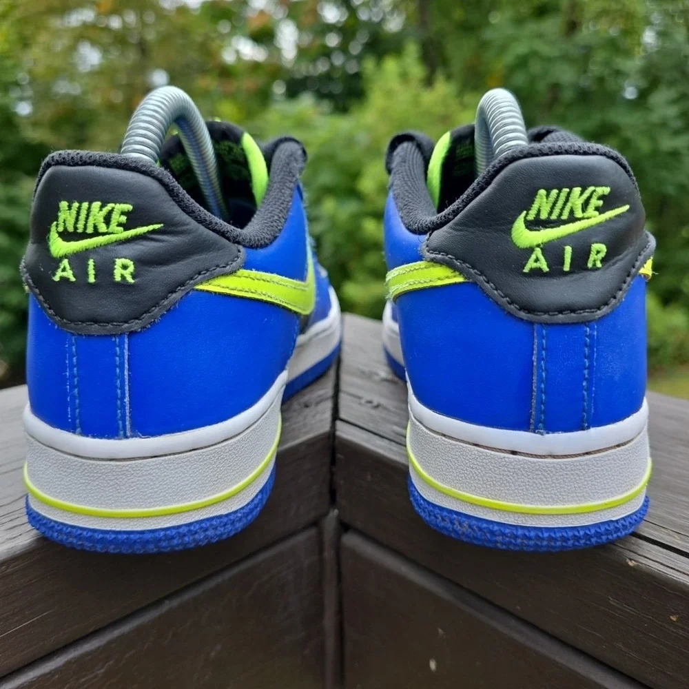 Nike Air Force 1 LV8 FD0302-400 Unisex Blue Volt Black White Sneaker Men's 5.5 - Picture 6 of 9